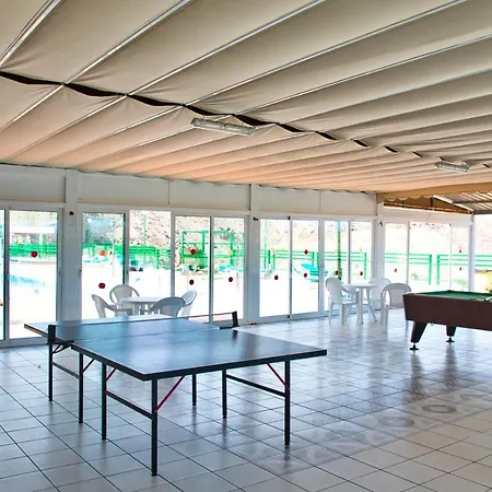 Malibu Con Campo De Tennis Y Piscina Con Solarium