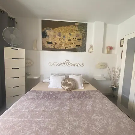 Malibu Con Campo De Tennis Y Piscina Con Solarium Apartmán *