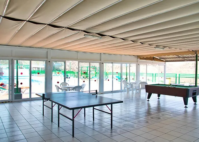 Malibu Con Campo De Tennis Y Piscina Con Solarium