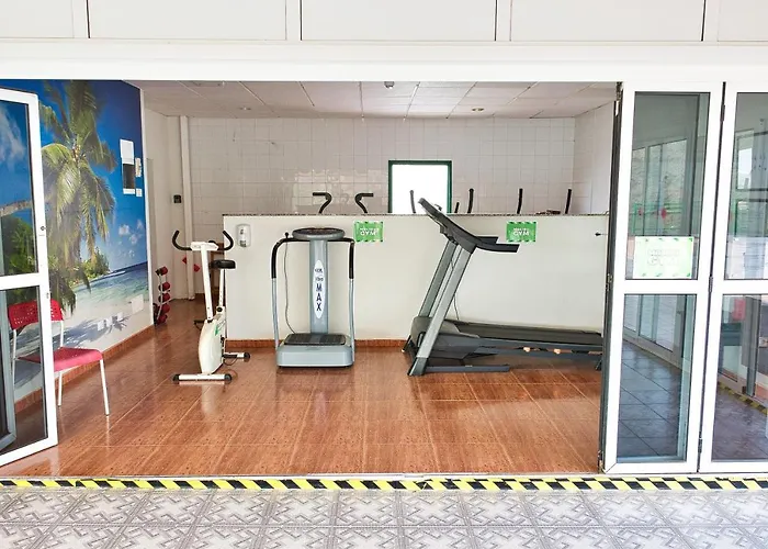 Malibu Con Campo De Tennis Y Piscina Con Solarium