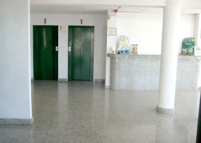 Malibu Con Campo De Tennis Y Piscina Con Solarium